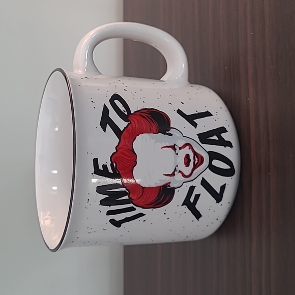 Pennywise 20 Oz Mug - Picture 1 of 5